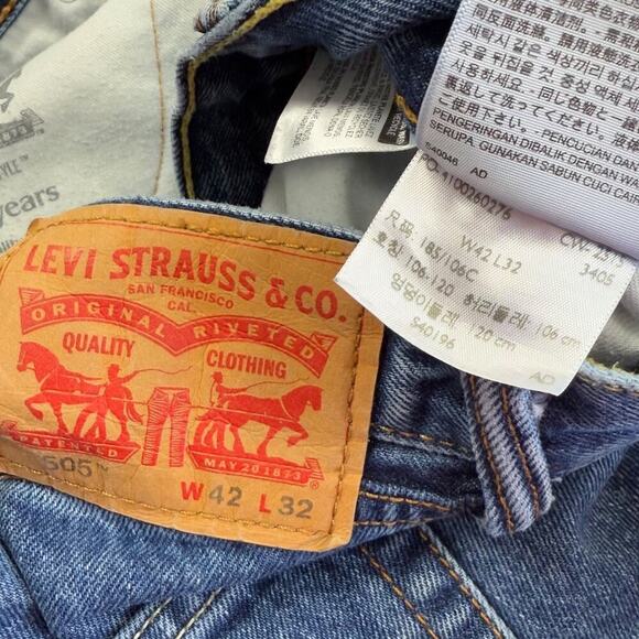 Levi's 505 Original Regular Fit Straight Leg Medium Wash Blue Jeans Size 42X32 - Picture 13 of 15